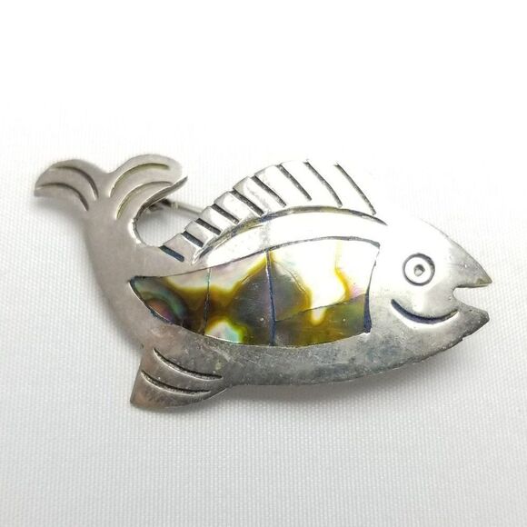 Vintage Fish Shape Brooch with Inlaid Mother of Pearl, Silver Tone Signed Mexico - Picture 2 of 5